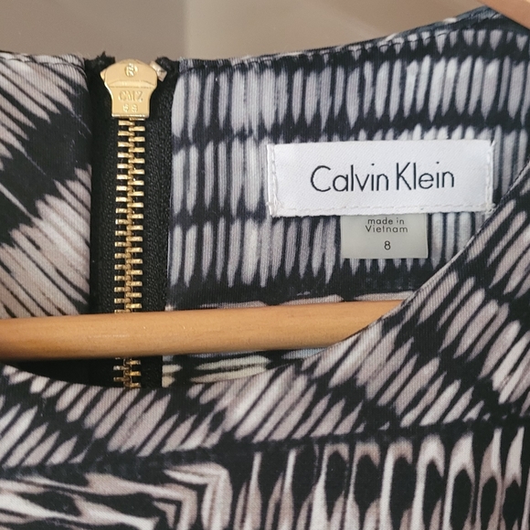 Dress - Picture 3 of 9